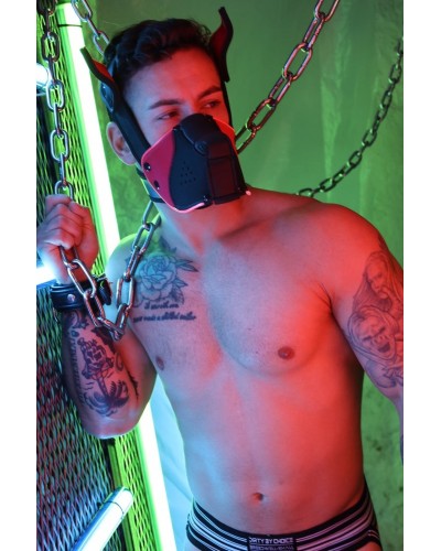 Masque Poundtown Pup Breedwell Noir-Rouge disponible sur Pop and Fun