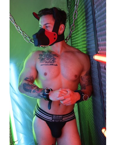 Masque Poundtown Pup Breedwell Noir-Rouge disponible sur Pop and Fun