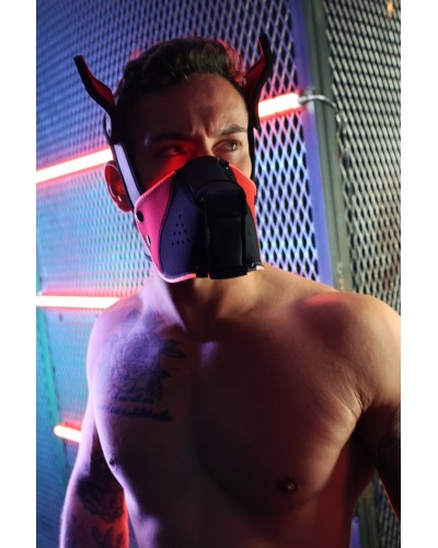 Masque Poundtown Pup Breedwell Noir-Rouge disponible sur Pop and Fun